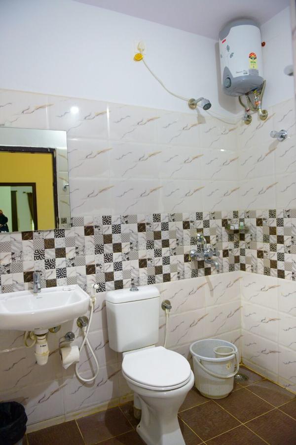 Aparthotel Varsha Enclave- Trinity House à Mysore Extérieur photo
